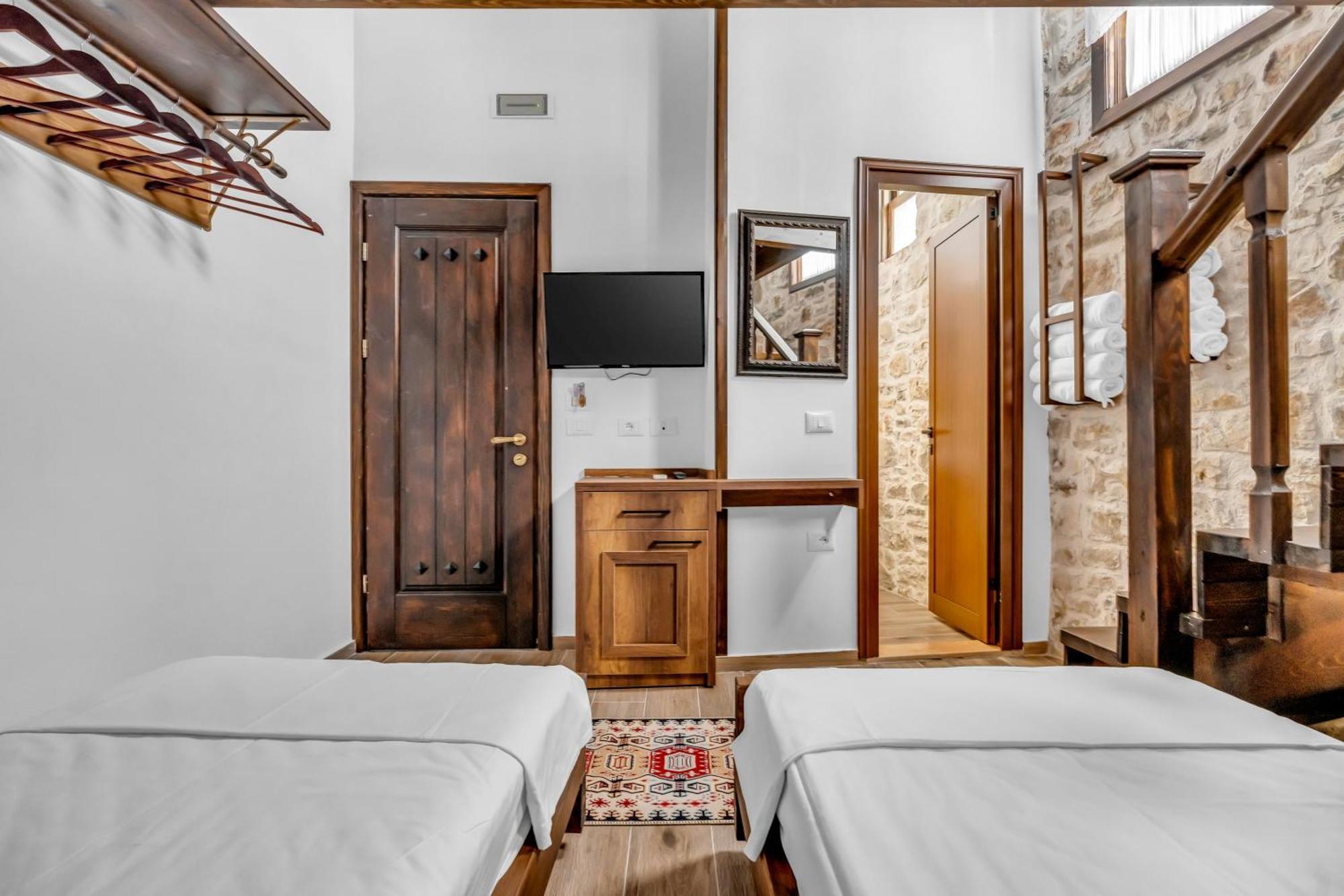 Hotel Bohem Berat Exterior foto