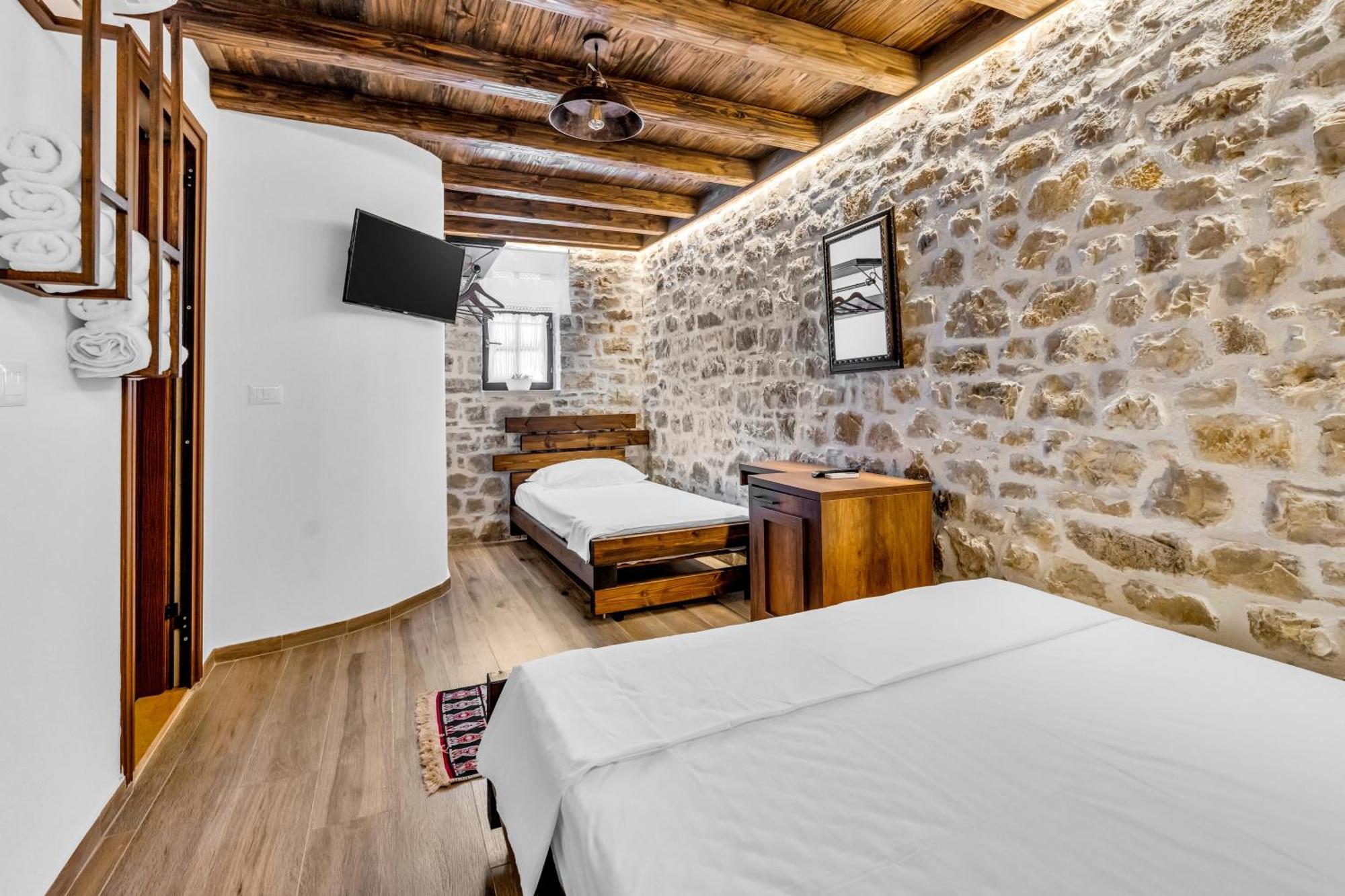 Hotel Bohem Berat Exterior foto