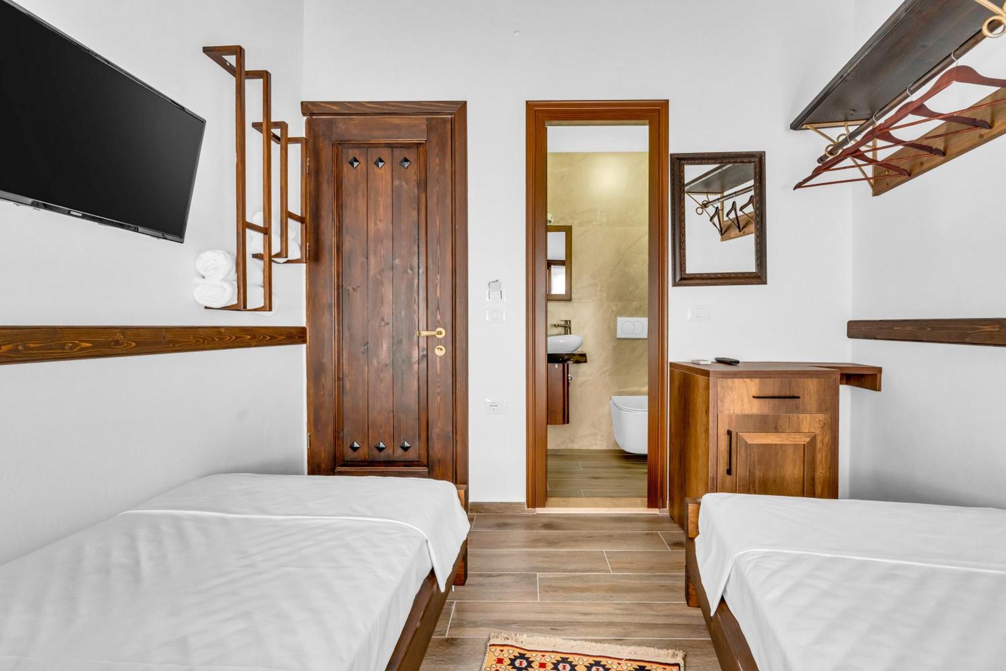 Hotel Bohem Berat Exterior foto