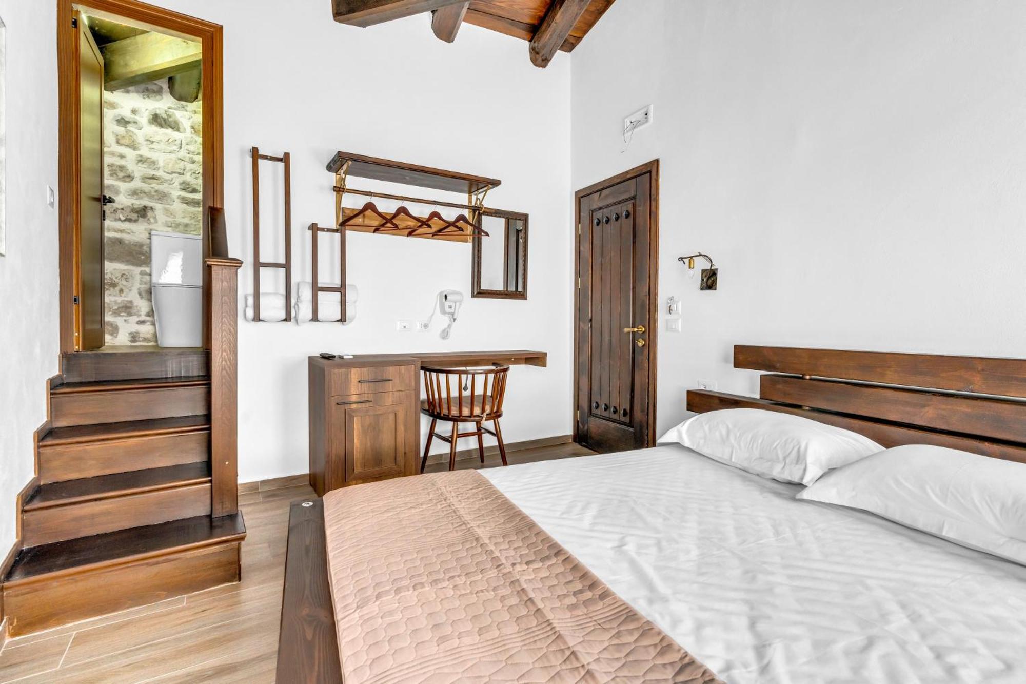 Hotel Bohem Berat Exterior foto